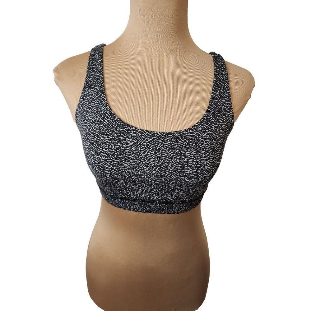 Lululemon Energy Sports Bra in a Black White Zen Pattern Size 6
